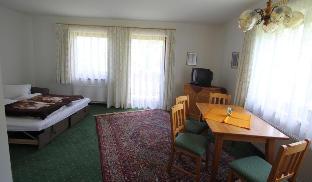 Pension Hubertushof Beim Roemerbad Bad Kleinkirchheim Quarto foto