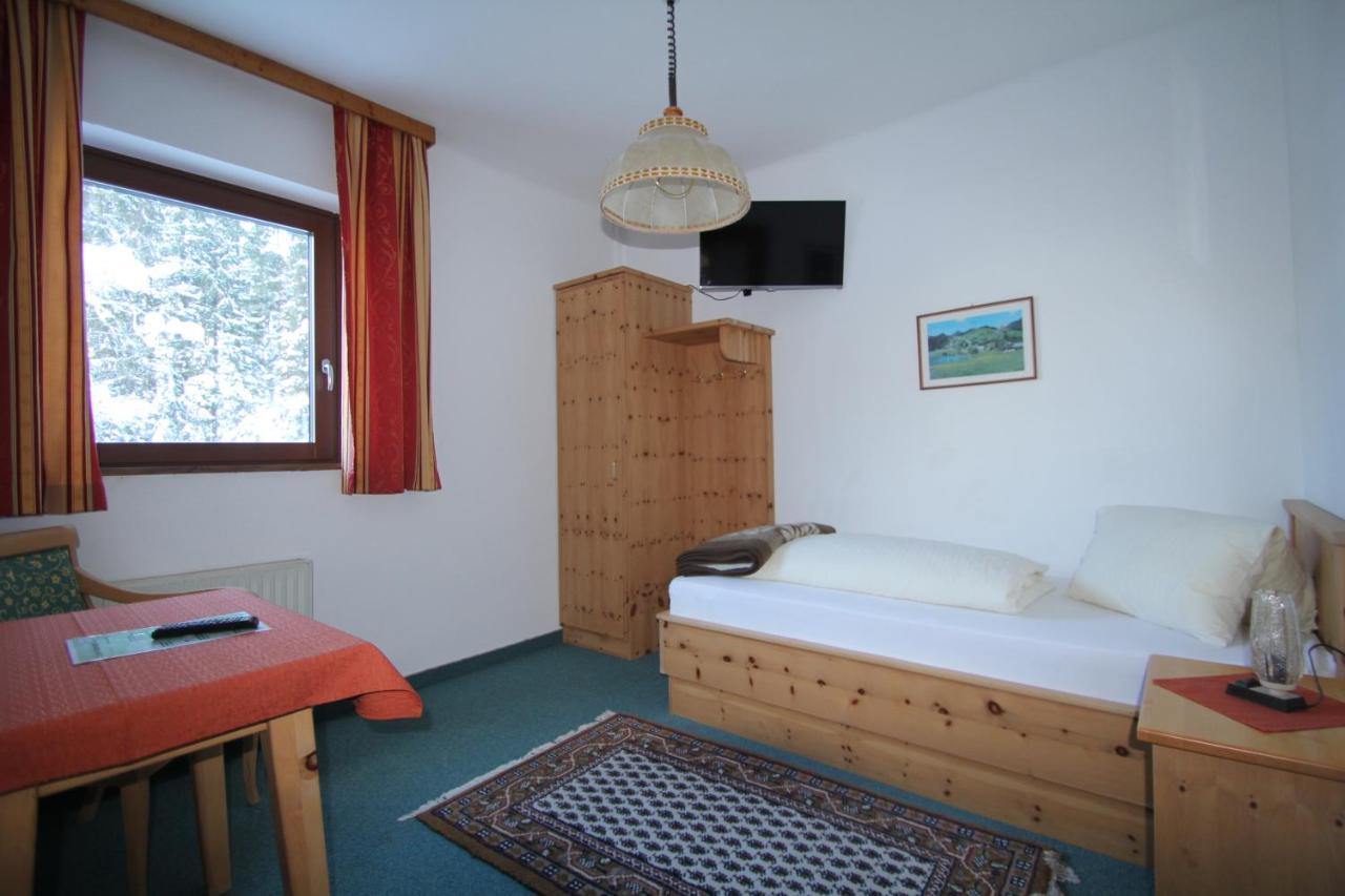 Pension Hubertushof Beim Roemerbad Bad Kleinkirchheim Exterior foto