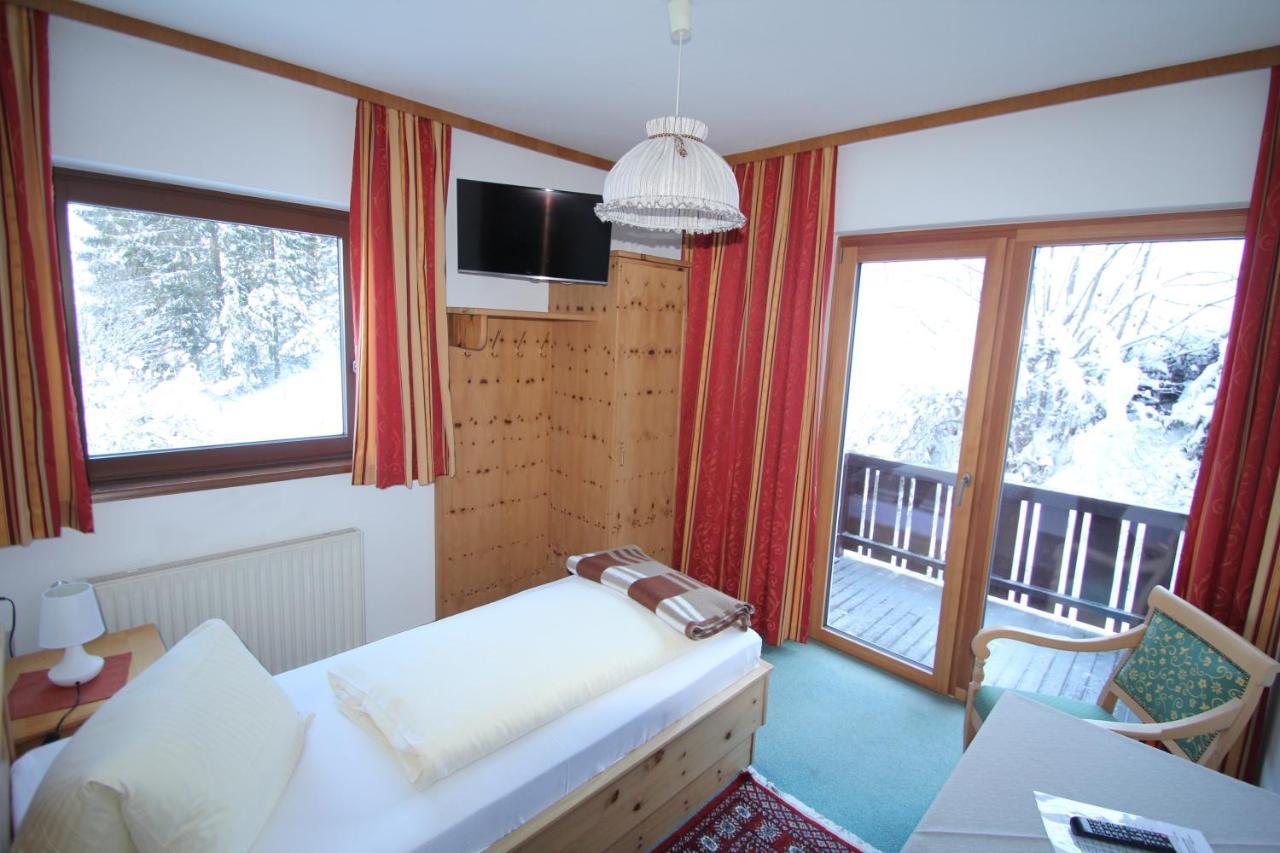 Pension Hubertushof Beim Roemerbad Bad Kleinkirchheim Exterior foto