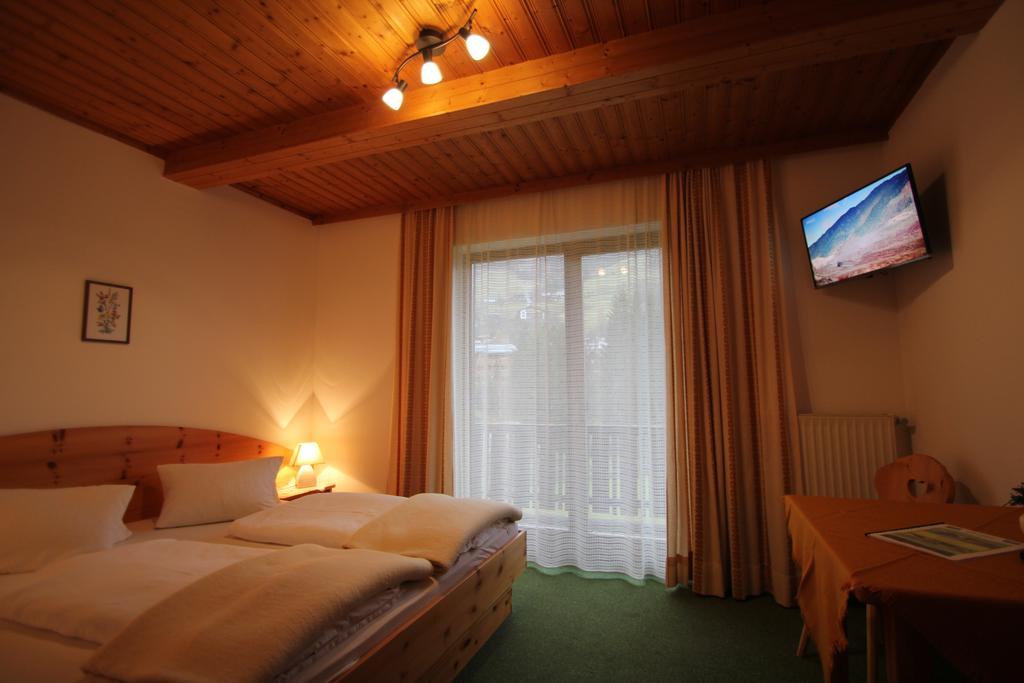 Pension Hubertushof Beim Roemerbad Bad Kleinkirchheim Exterior foto